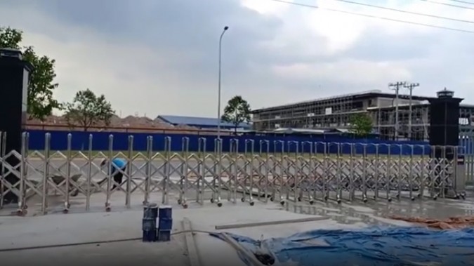 Cổng xếp tự động nhập khẩu chính hãng